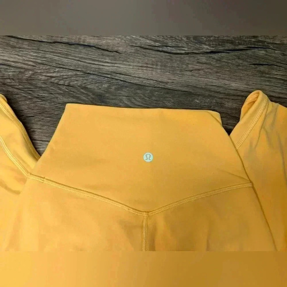 Lululemon Align High-Rise Crop 21"
Mango Dream size 2 - Picture 5 of 6